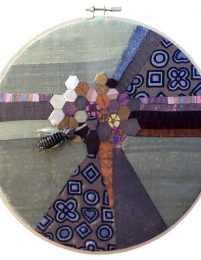 Nancy Tingey | 1984 | Quilting Bee | silk | 20cm diameter